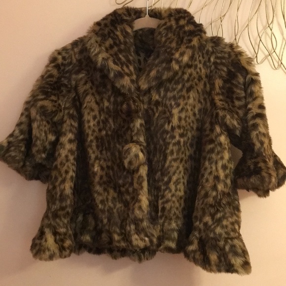 Girl’s Beautiful Fake Fur Swing Coat, Size 7/8 - Picture 2 of 7